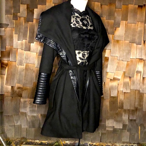 Badgley Mischka Jackets & Blazers - Faux Leather Trim Trench Coat 🖤